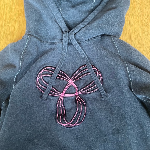 TNA hoodie that is discontinued now - Picture 2 of 6